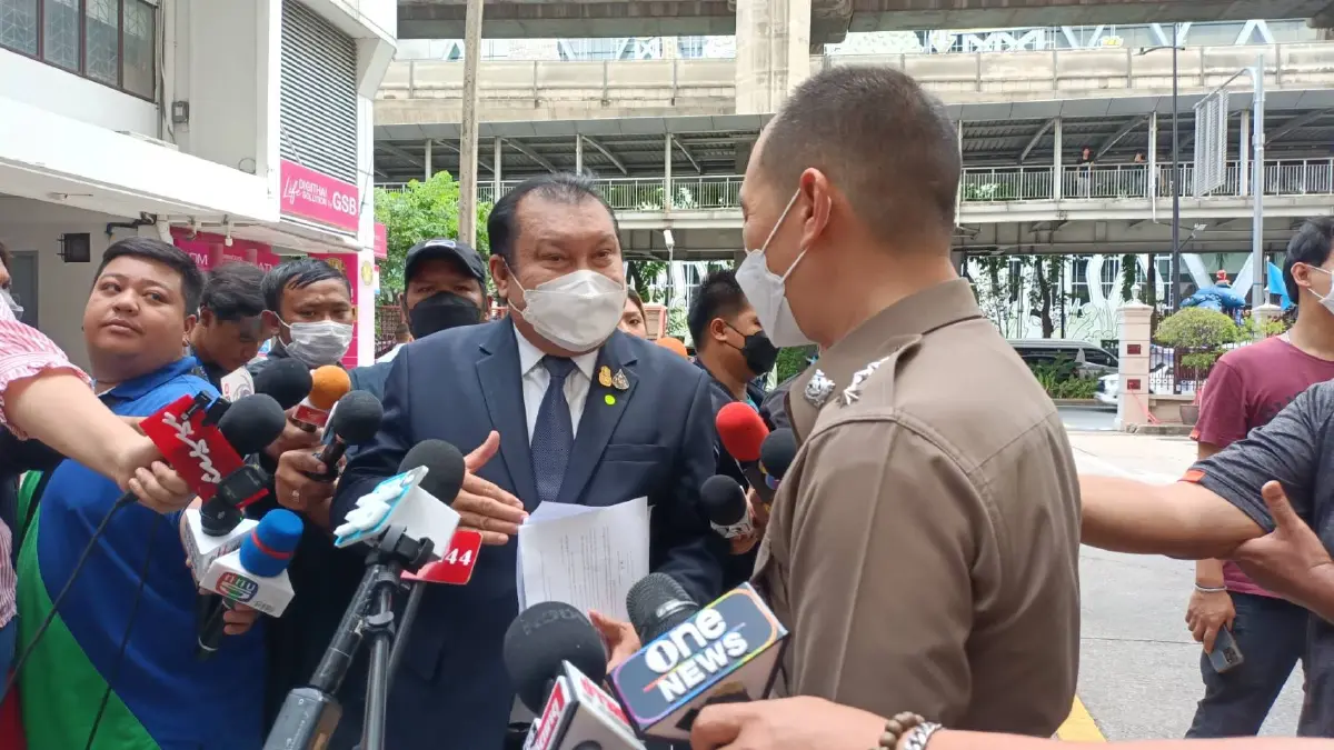 “สนธิญา” มอบกำลังใจ“แพทย์ใหญ่ รพ.ตร.” กรณีรักษาทักษิณ