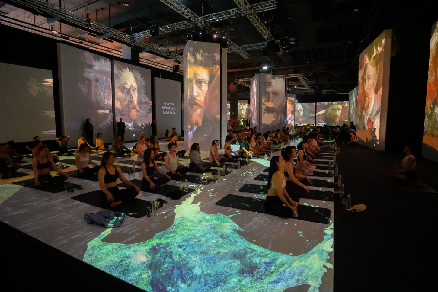 ไอคอนสยาม จัดกิจกรรม “Immersive Brew Yoga” ท่ามกลาง “Van Gogh Alive Bangkok”