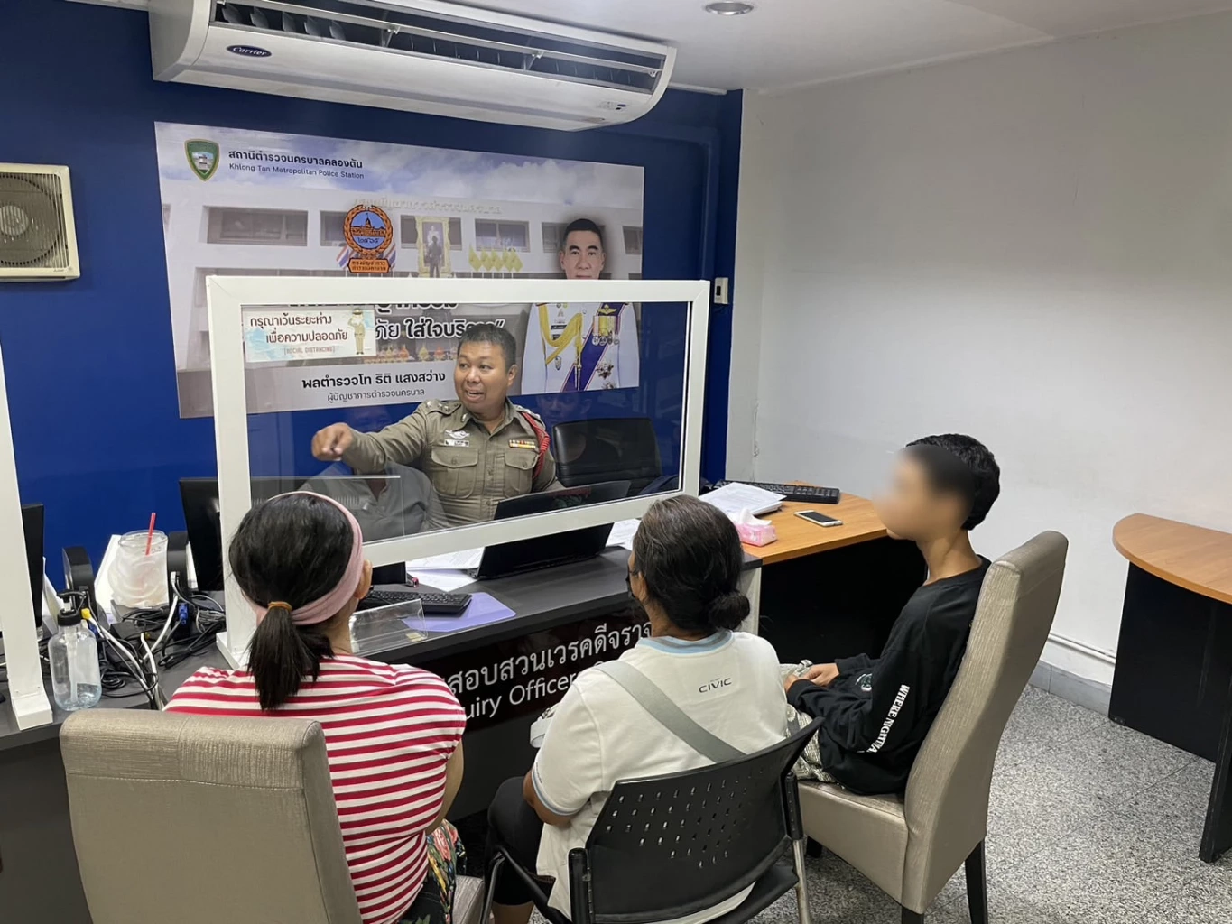 รวบโจ๋ 17 หัวร้อนฉุนถูกรถเบียด ชักมีดไล่ฟันกลางถนนสุขุมวิท