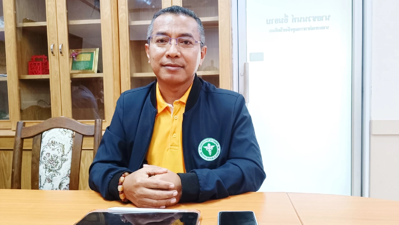 นายแพทย์สงกรานต์ จันทร์มุณี ผู้อำนวยการโรงพยาบาลตะกั่วป่า