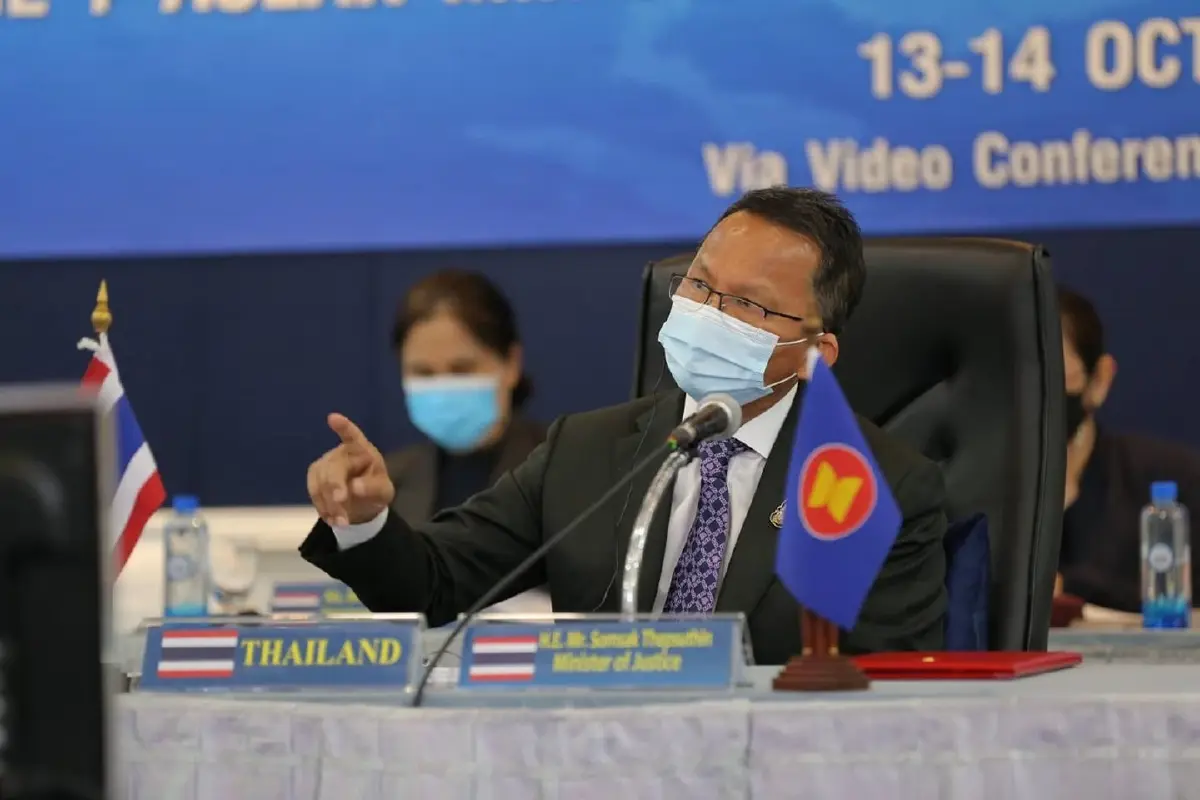 "สมศักดิ์" รับแบ่งเก้าอี้กระทรวงใหญ่ลงตัวแล้ว รอพรรคร่วมตกลงกระทรวงเล็ก