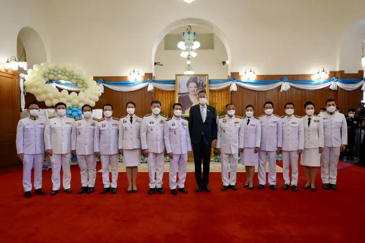 "เศรษฐา"พาคณะเพื่อไทยร่วมลงนามถวายพระพร"พระพันปีหลวง"