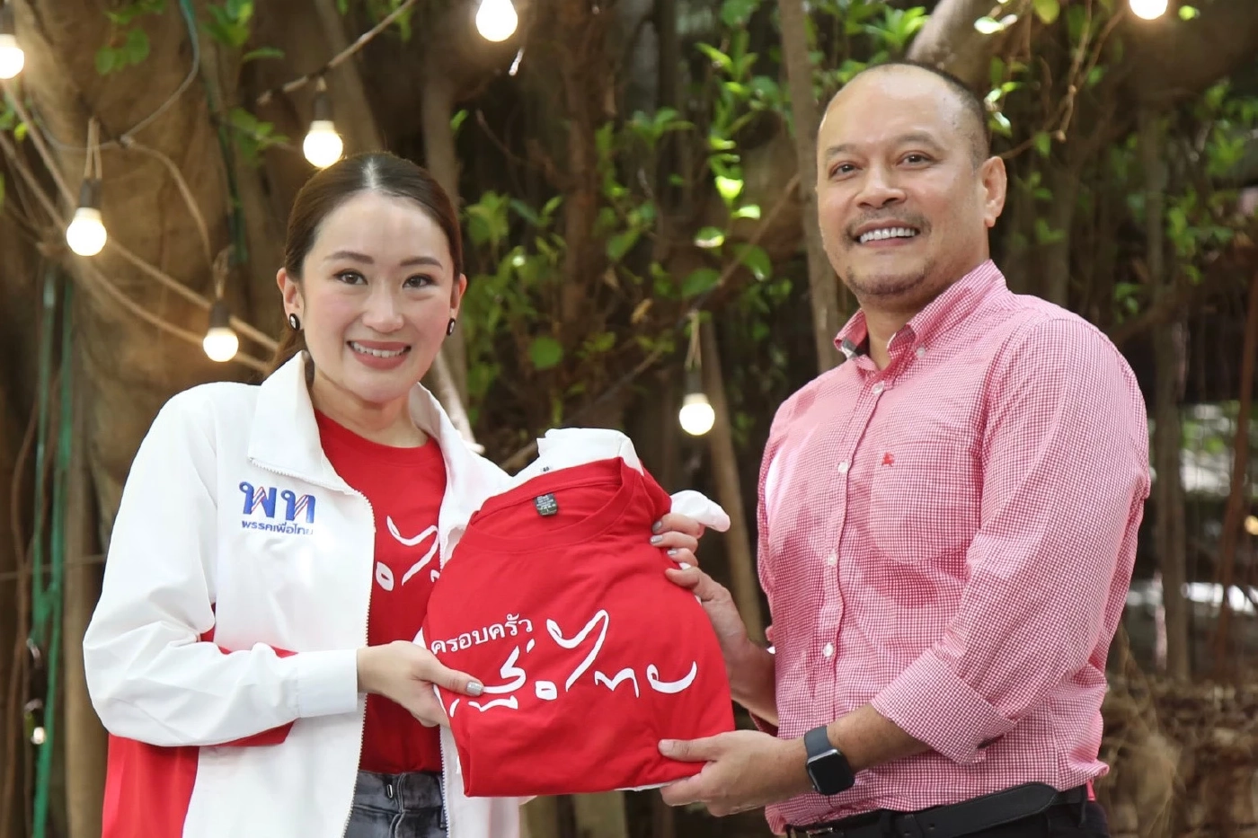 "เต้น ณัฐวุฒิ" โบกมือลาการเมือง "จำเป็น" หรือ "จำใจ"