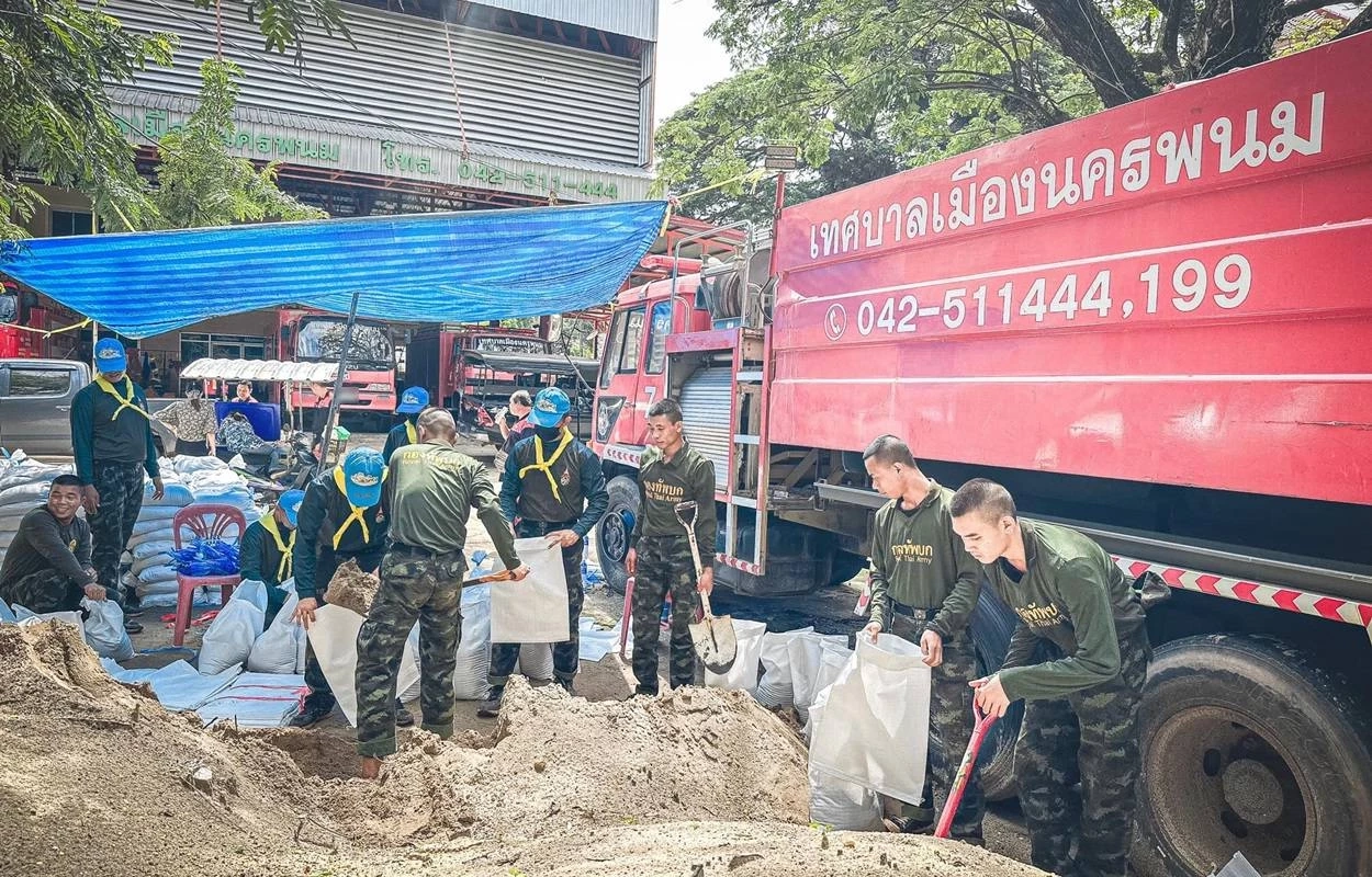 นครพนม นาข้าวจมกว่า 4 พันไร่ น้ำโขงเริ่มแตะขอบตลิ่ง เร่งป้องกันน้ำไหลเข้าชุมชน