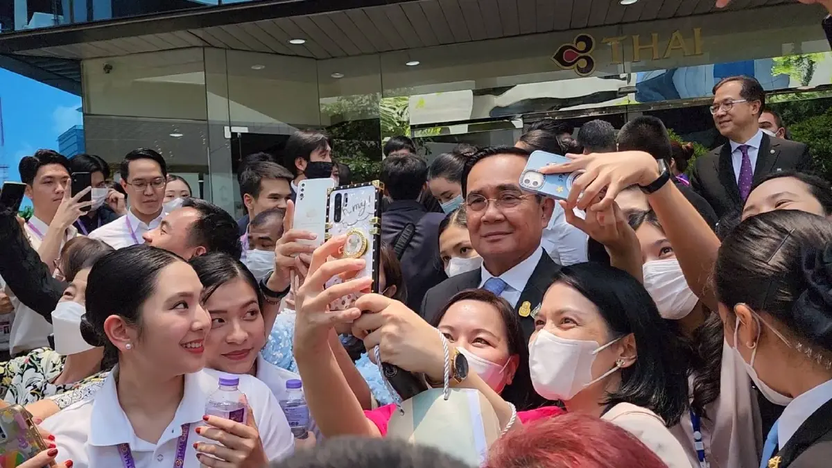 นายกฯ ชื่นชมการบินไทยฟื้นฟูเร็ว มีเงินสดบริหารหนี้ 5 หมื่นล้าน