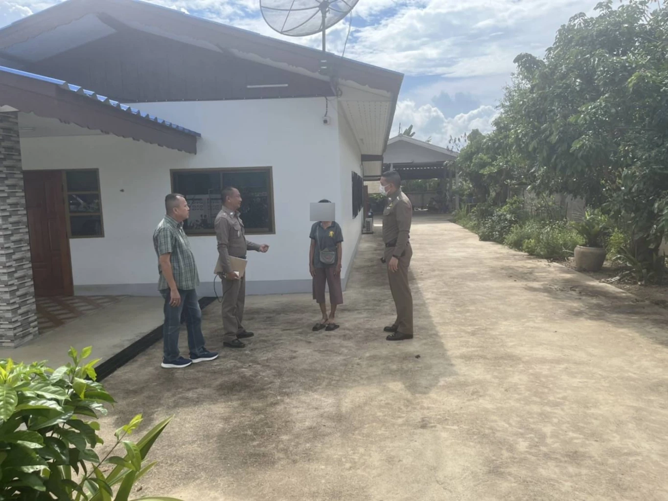 รวบลูกทรพี ทำร้ายพ่อแม่ ขอเงินเสพยาไม่ได้ แบ่งเงินรางวัลที่ 1 ให้ ก็ใช้จนหมด