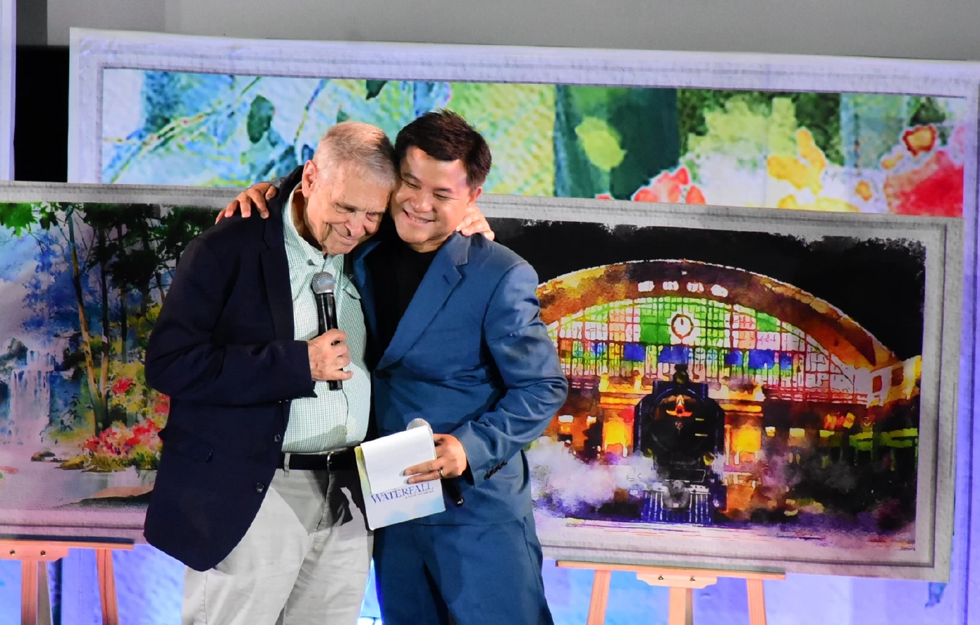 แรงบันดาลใจจาก  ข้างหลังภาพ เดอะมิวสิคัล  สู่ละครเวทีอินเตอร์ระดับบรอดเวย์