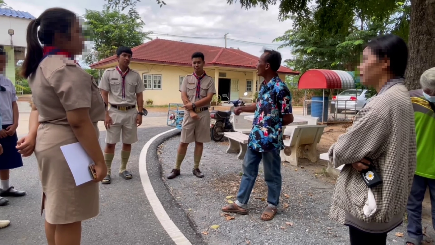 ใครผิด? ผู้ปกครองร้อง ครูชื่อดังตี ด่าหยาบคายเด็ก เหตุเก็บเงินได้ไม่ส่งคืน