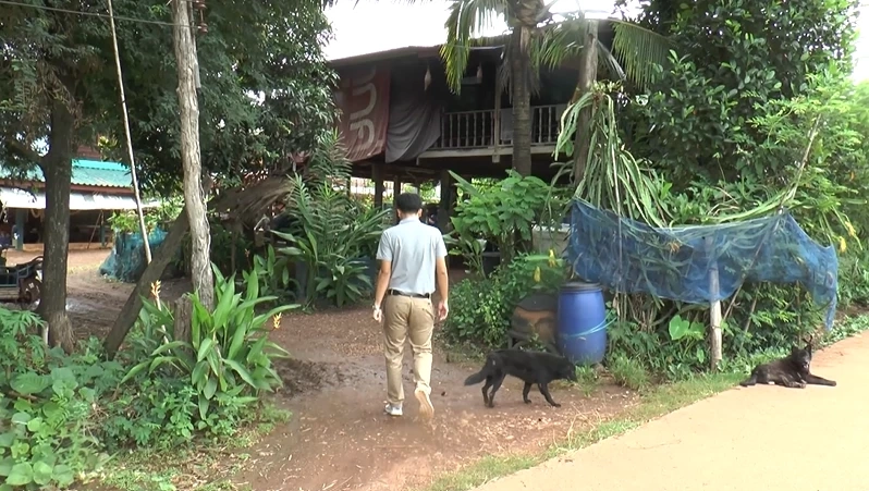 บ้านของเด็กหญิงที่ถูกทำร้าย