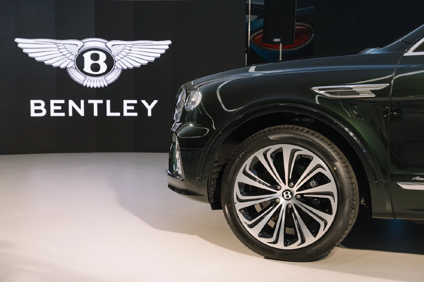 เริ่มต้น 22.6 ล้าน BENTAYGA EWB AZURE  อัครยนตรกรรมเอสยูวีสุดหรูของเบนท์ลีย์
