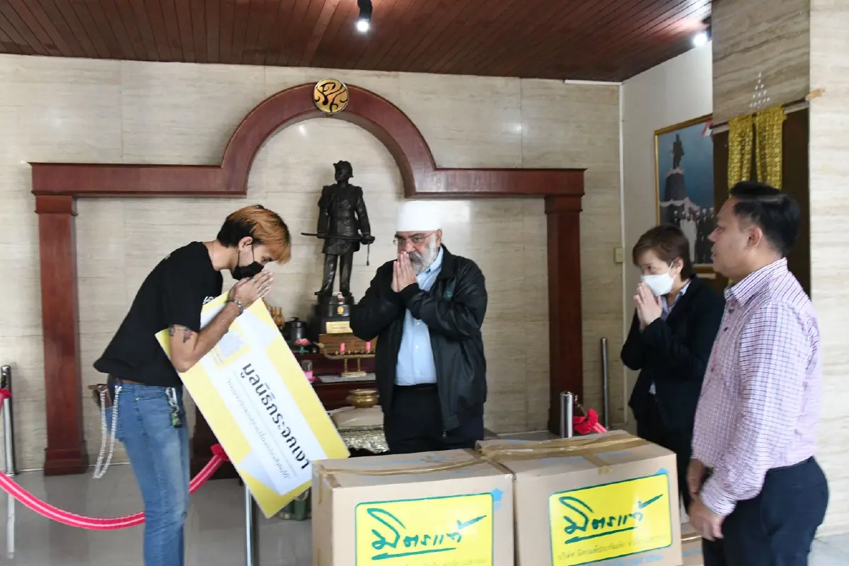 มิตรแท้ฯ มอบคอมฯ 575 รายการ สร้างโอกาสทางการศึกษาแก่น้องๆนร.ที่ขาดแคลน