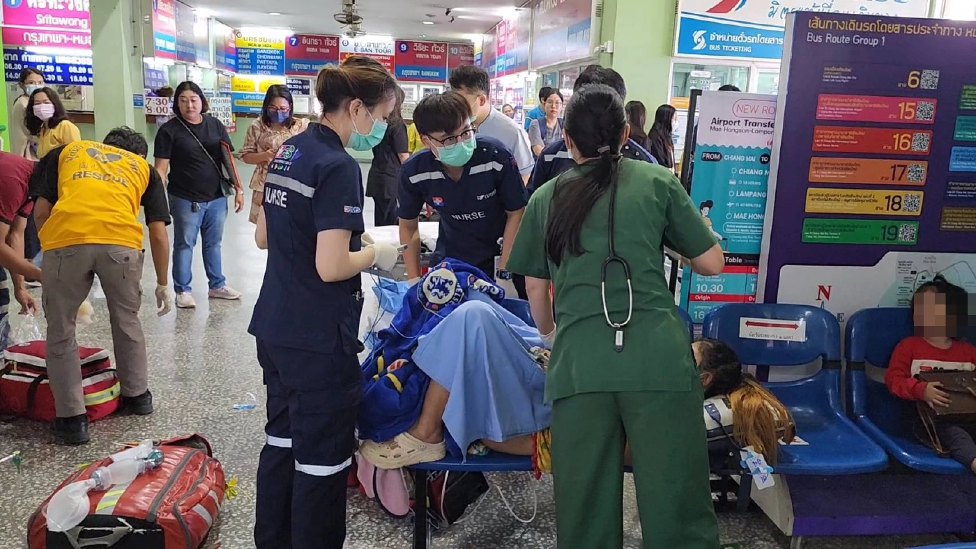 คลอดลูกในสถานีขนส่ง วันแม่แห่งชาติ ปลอดภัยทั้งแม่และลูก แห่ส่องทะเบียนรถ