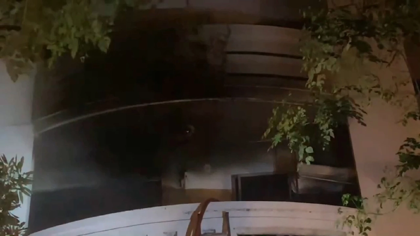 หนีตายอลหม่าน ไฟไหม้คอนโด ย่านบางแก้ว ไฟเผาวอดเจ้าของห้องถึงกับล้มพับ