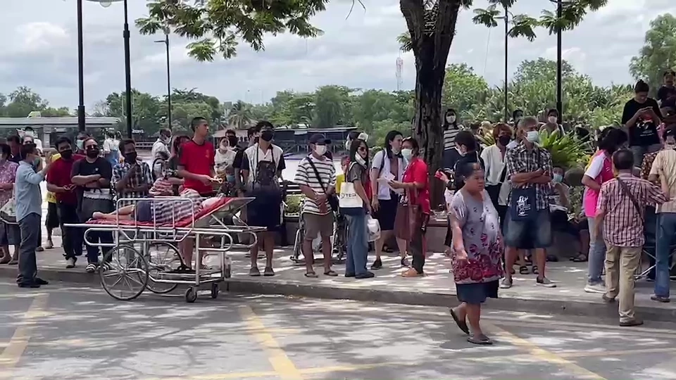 สั่งอพยพผู้ป่วย หลังเครนถล่ม "รพ.พุทธโสธร"งดรับผู้ป่วย ยกเว้นกรณีฉุกเฉิน