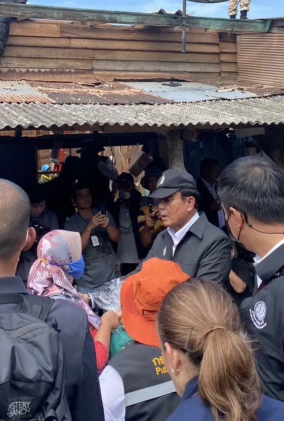 "นายกฯ" เยี่ยมชาวมูโนะ นราธิวาส  ยืนยันรัฐบาลไม่ทอดทิ้งประชาชน