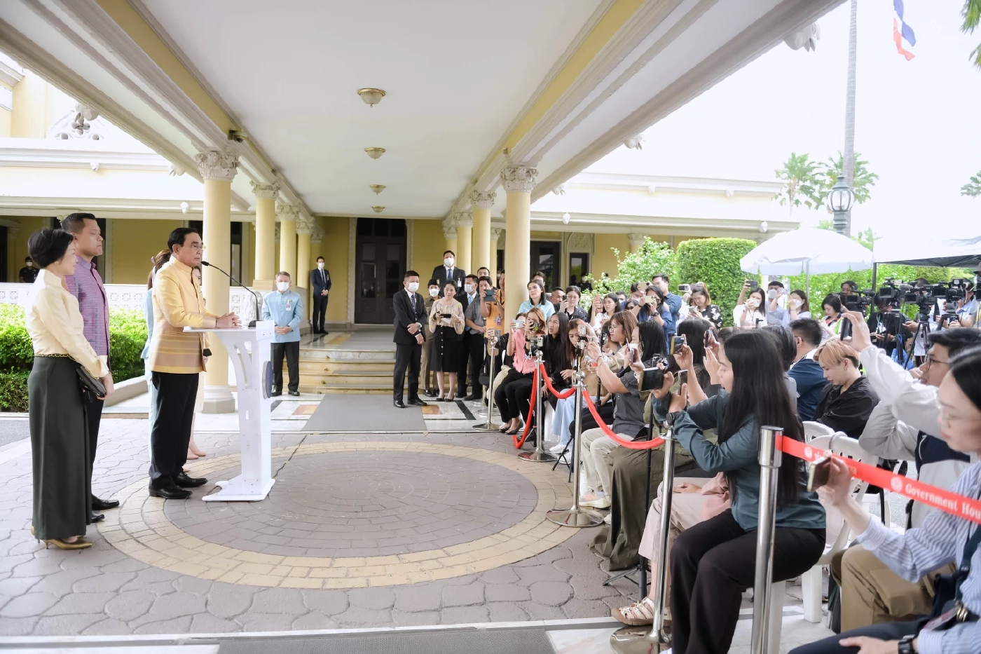 พล.อ.ประยุทธ์ อำลาสื่อฯ ส่งท้ายครม. ปัดตอบเตรียมรับงานใหญ่กว่าเดิม