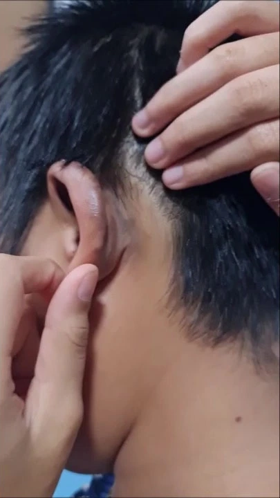 แม่ร่ำไห้ไลฟ์สด ลูกป.6 ถูกรับน้องอ่วม โรงเรียนบอกไม่มีอะไร ขู่ห้ามแจ้งความ