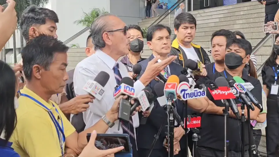 ‘ชูวิทย์’ บุก ป.ป.ช. กล่าวโทษจนท.ที่ดิน เอื้อประโยชน์ แสนสิริ-คนขายที่ดิน
