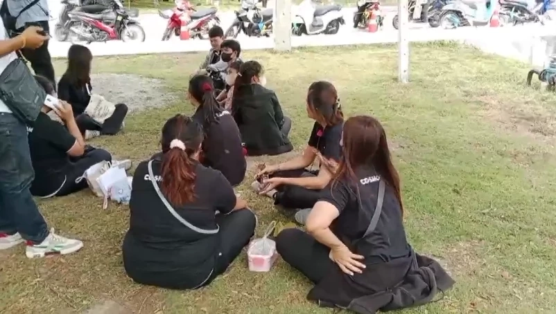 ก.แรงงาน ช่วยด่วน! พนักงาน 300 ชีวิต กอดคอร้องไห้ ถูกโรงงานสั่งปลดฟ้าผ่า