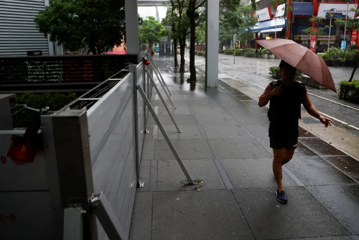 ไต้ฝุ่นขนุนเข้าใกล้ไต้หวัน ส่งผลฝนตกหนัก-ลมแรง ต้องปิดธุรกิจต่าง ๆ