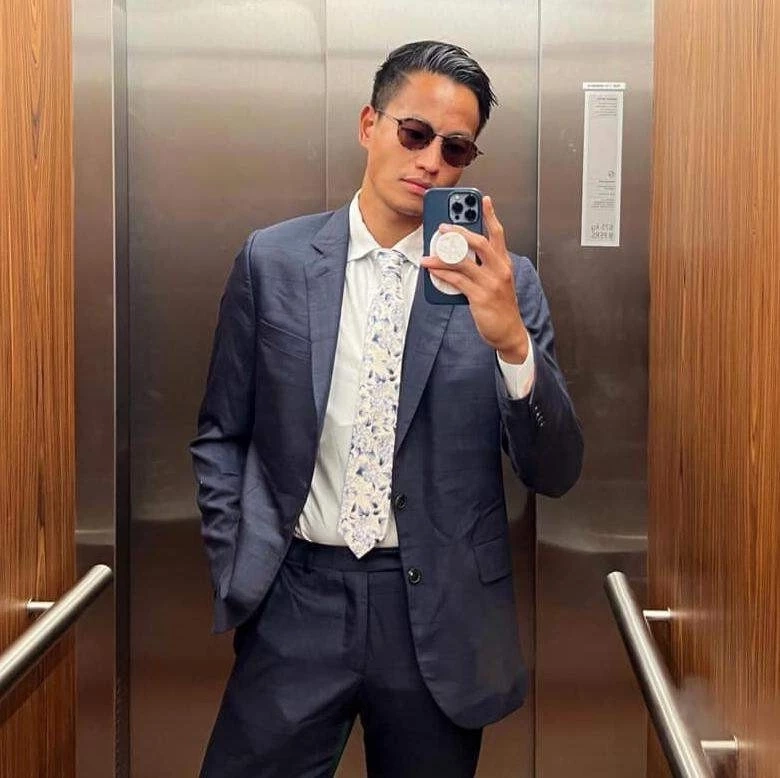 ส่องโปรโฟล์ "น้อบ ณภัทร" ทายาทแสนสิริ ดีกรีลูกชายนายกคนที่ 30 