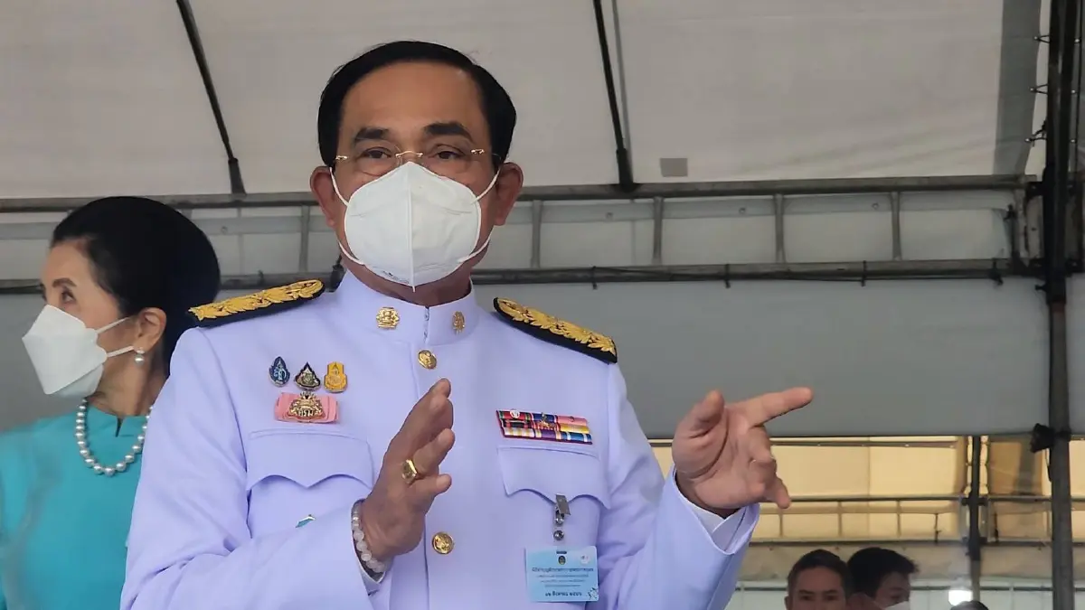นายกฯ ขรึม ไม่ตอบการเมือง หลังมีข่าวเพื่อไทยปิดดีลตั้งรัฐบาล