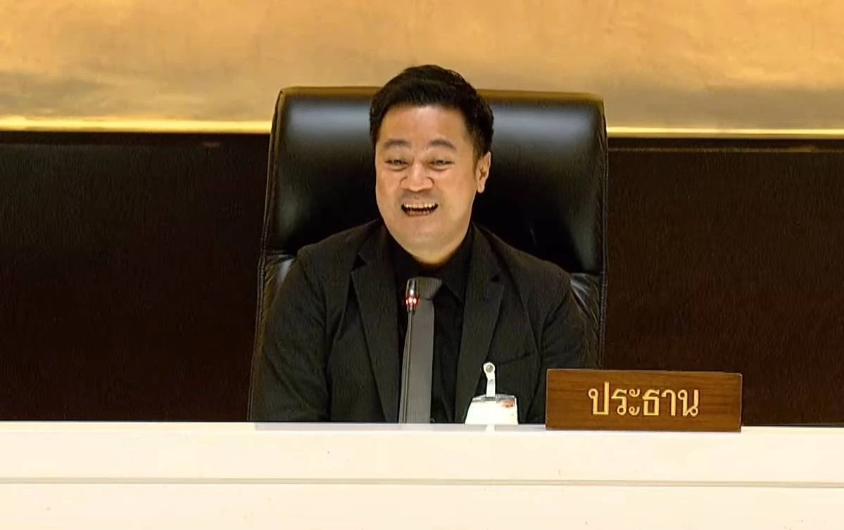 "เพื่อไทย" ไม่ปลื้ม! "ปดิพัทธ์" เป็น "ท่านประธานหมูกระทะ" สภาไม่ใช่ของเล่น