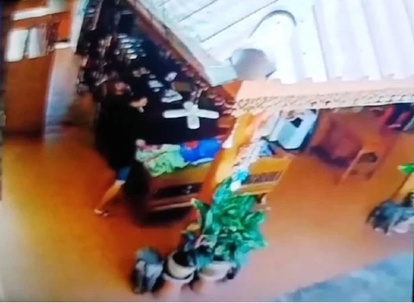 วงจรปิดจับภาพขณะที่นายต๋อง ลงมือทำร้ายป๋าสาร์จ