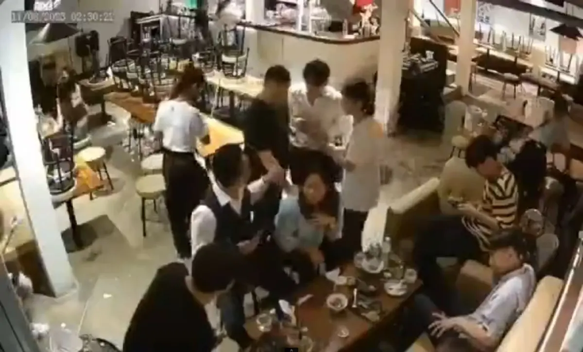 วงจรปิดเหตุวิวาท สส.ก้าวไกล - หนุ่มกร่าง ร้านย่านเอกมัย