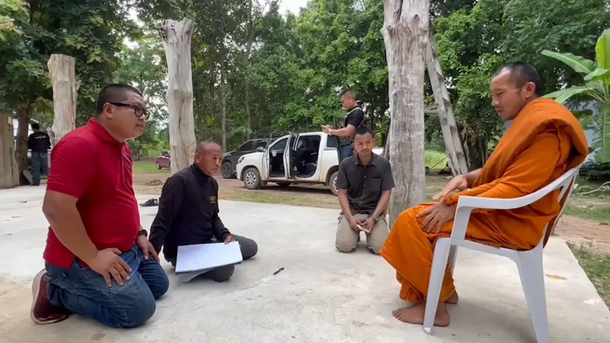 พระธรรมมิโก ภิกขุ อายุ 48 ปี พระน้องชายของนายสุขชัย