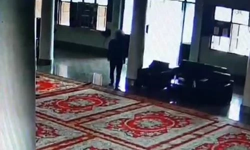 โจรใจบาป ย่องขโมยตู้บริจาควัด สูญนับหมื่น พระวอนใครพบแจ้งเบาะแส