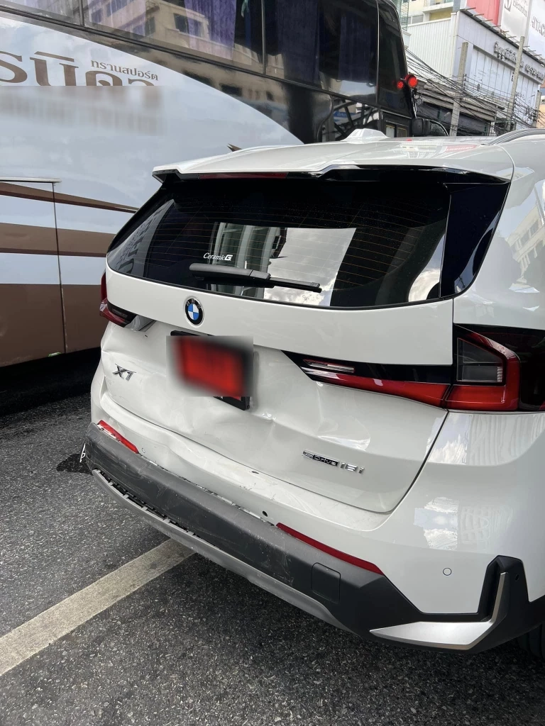 ยังร้อนแรง ไม่แผ่ว! "ออลนิว" รถประกันขาด ชนท้ายรถยุโรปพังยับ