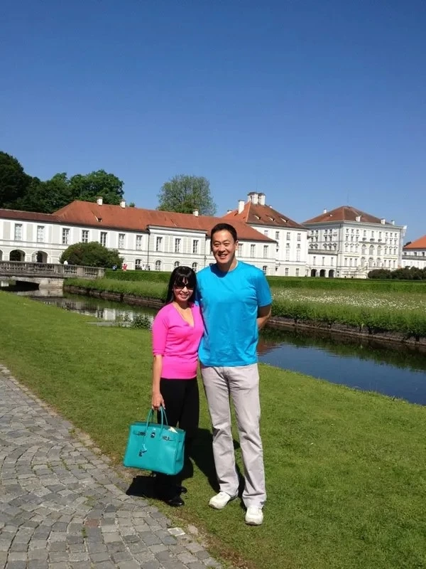 เปิดประวัติ พักตร์พิไล ทวีสิน หรือ "หมออ้อม" ภริยานายกฯ คนใหม่ของไทย 