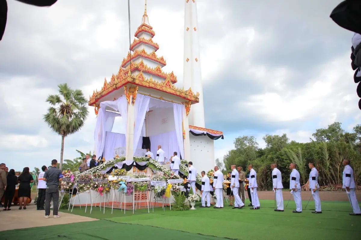 ผบ.ทบ. เป็นปธ.พระราชทานเพลิงศพ อาสาสมัครทหารพราน เสียชีวิตจากเหตุลอบวางระเบิด