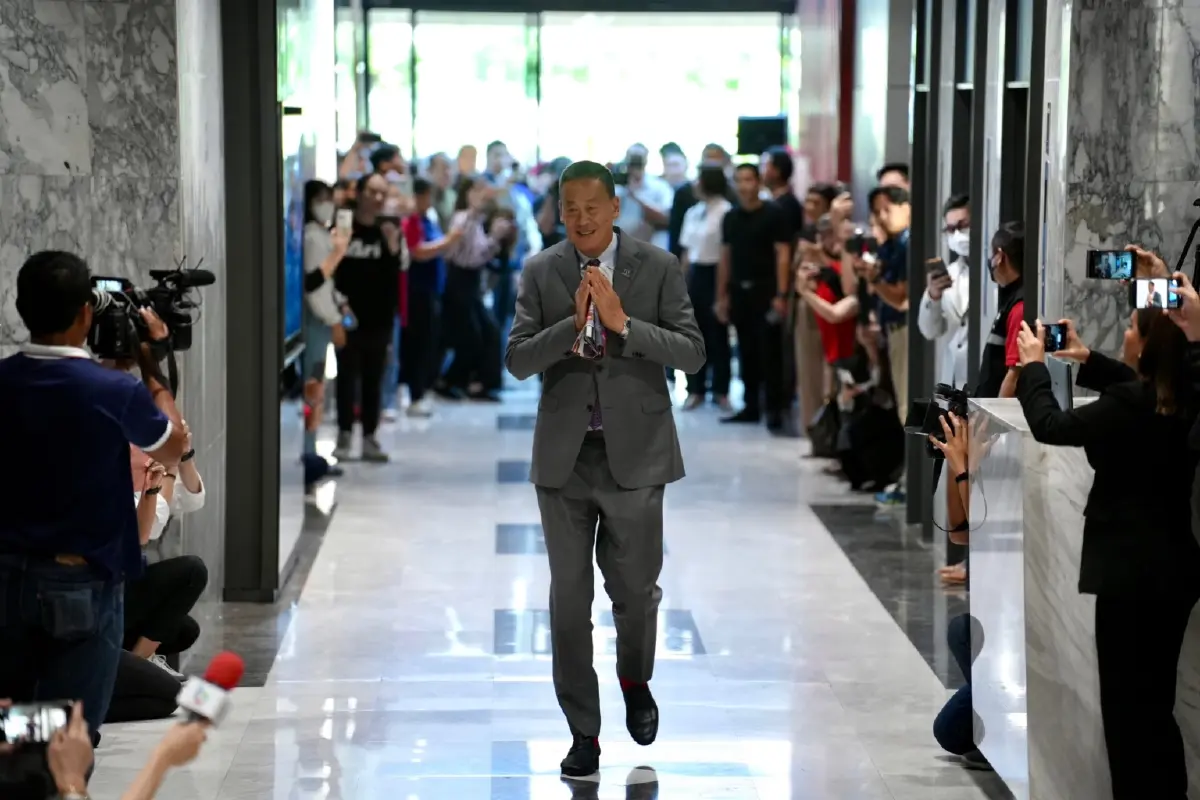 "เศรษฐา"เข้าพรรคเพื่อไทยเตรียมพร้อมร่วมพิธีโปรดเกล้าฯเป็นนายกรัฐมนตรี