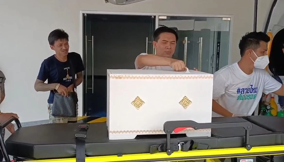 พ่อแม่ทารก 8 เดือน ร้องสายไหมต้องรอด ยกลูกให้คนอื่นเลี้ยง 2 วันเสียชีวิต