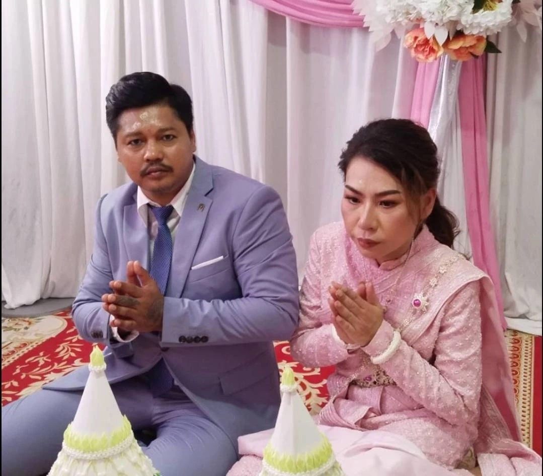 รักล้นใจ! สาวนครพนม รอไม่ไหว ยกขันหมากสินสอดนับล้าน สู่ขอ หนุ่มระยอง