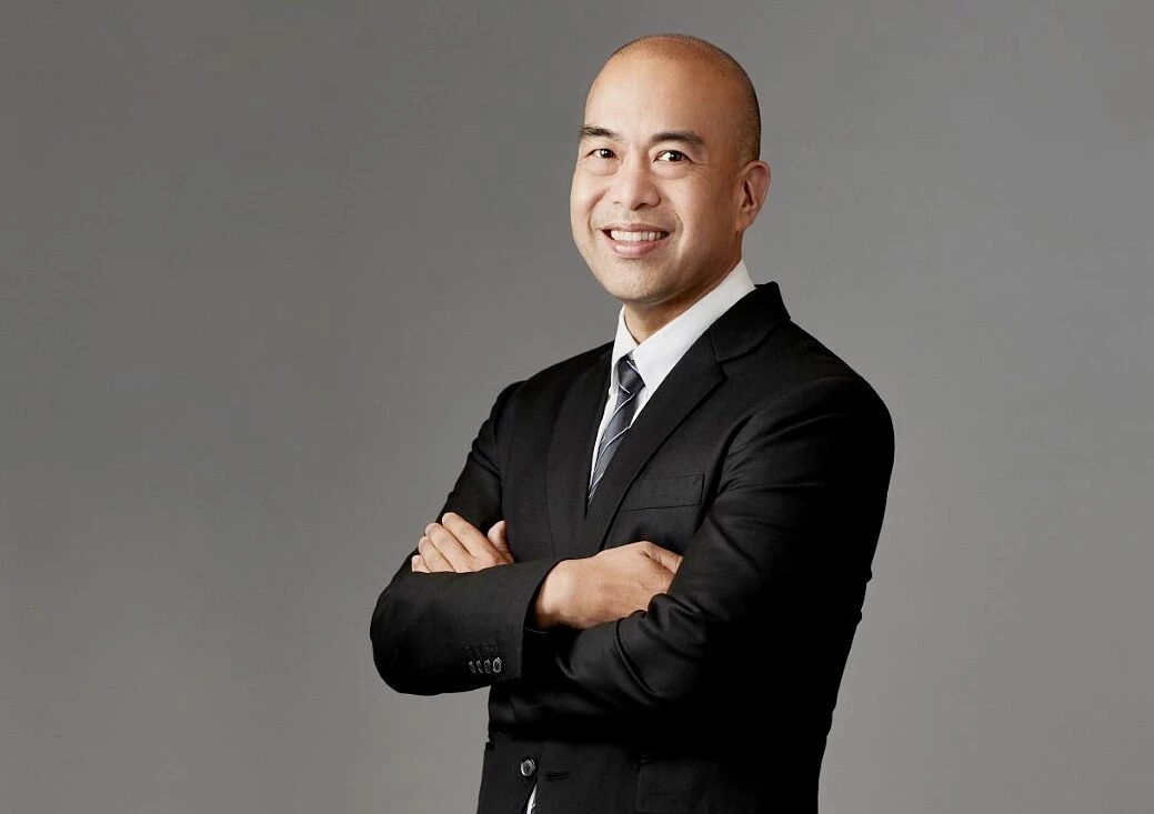 นายอธิศ รุจิรวัฒน์ ประธานชมรมธุรกิจบัตรเครดิต สมาคมธนาคารไทย