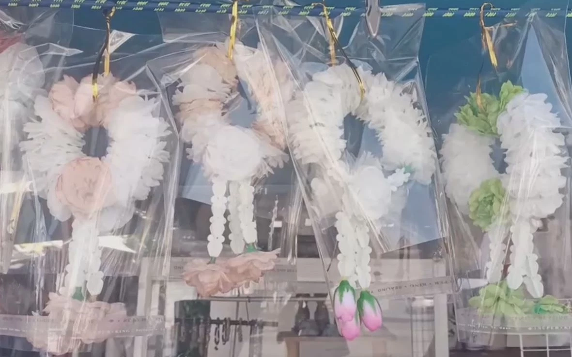 อุทัยธานี ดอกมะลิราคาพุ่ง แตะ กก.ละพันแปด คนหันซื้อดอกไม้พลาสติกไหว้แม่แทน