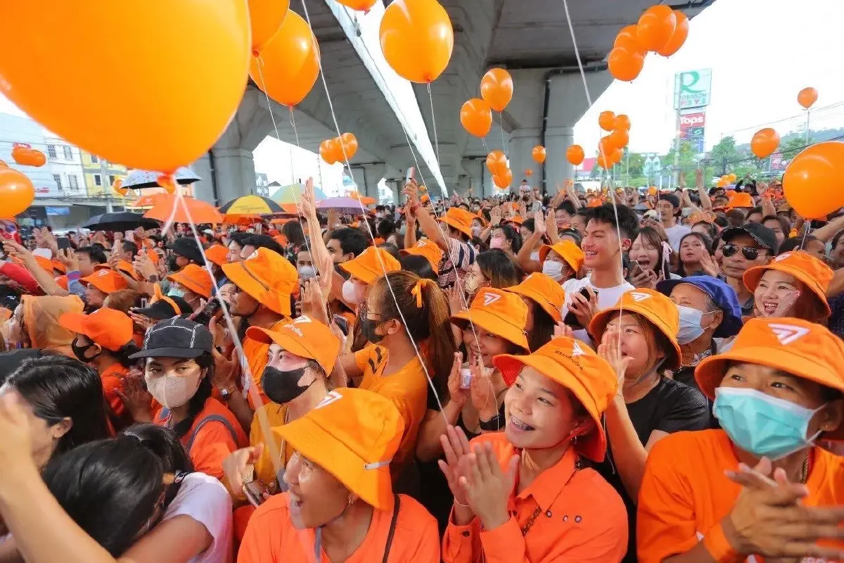 ลอกคราบเพื่อไทย! กับการเปลี่ยนผ่านสู่ยุคใหม่ เหตุใดจึงสำคัญไฉน
