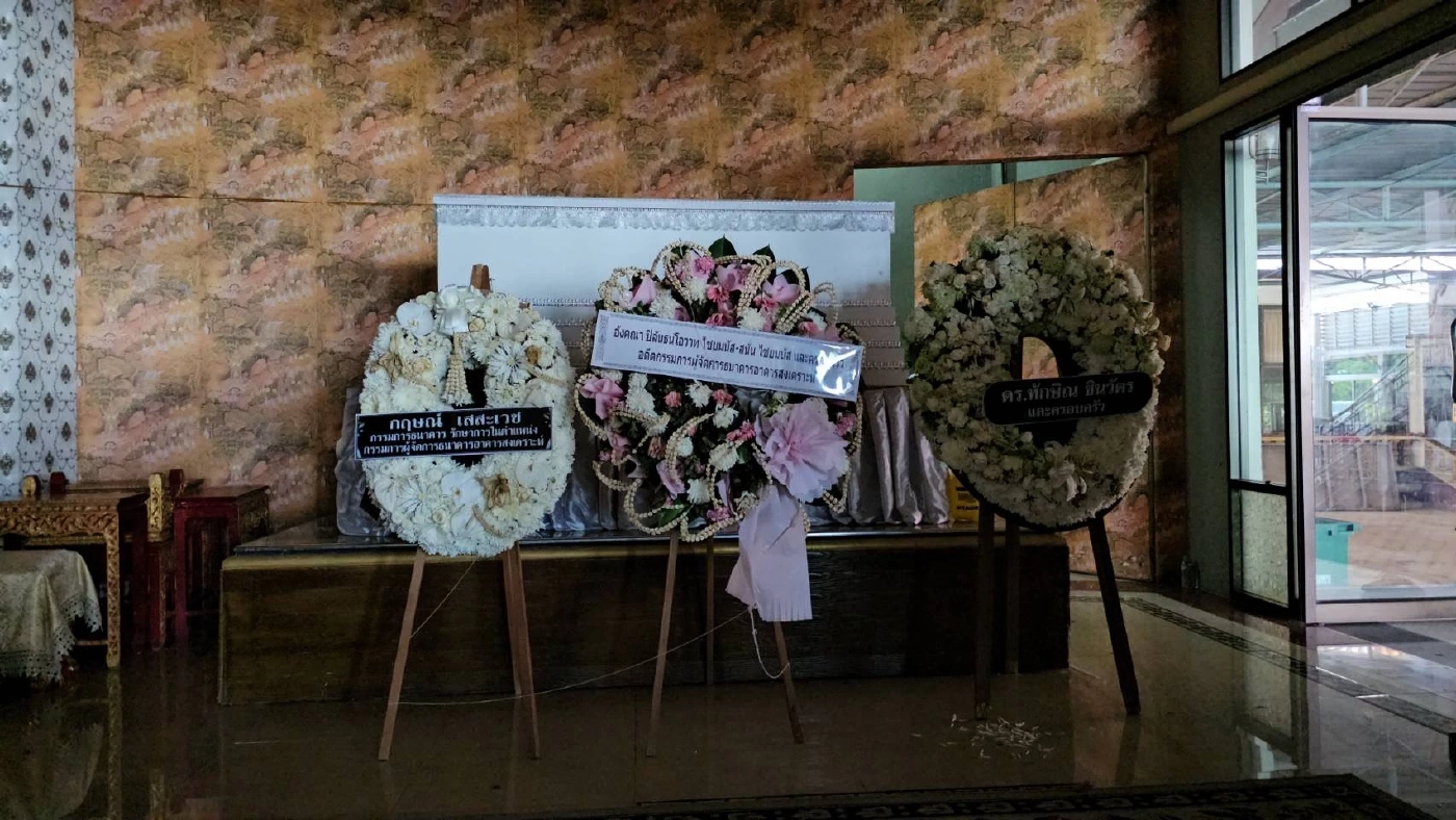 ร่าง "ลุงป๊อก" คนขับรถ "ทักษิณ" ยังอยู่ที่วัดเขมาฯ รออดีตนายมาเผา