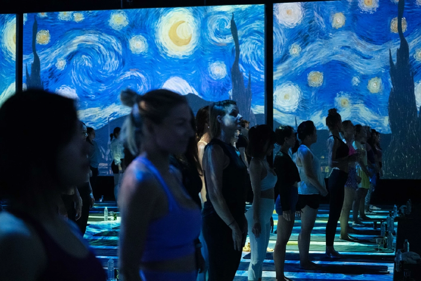 ไอคอนสยาม จัดกิจกรรม “Immersive Brew Yoga” ท่ามกลาง “Van Gogh Alive Bangkok”