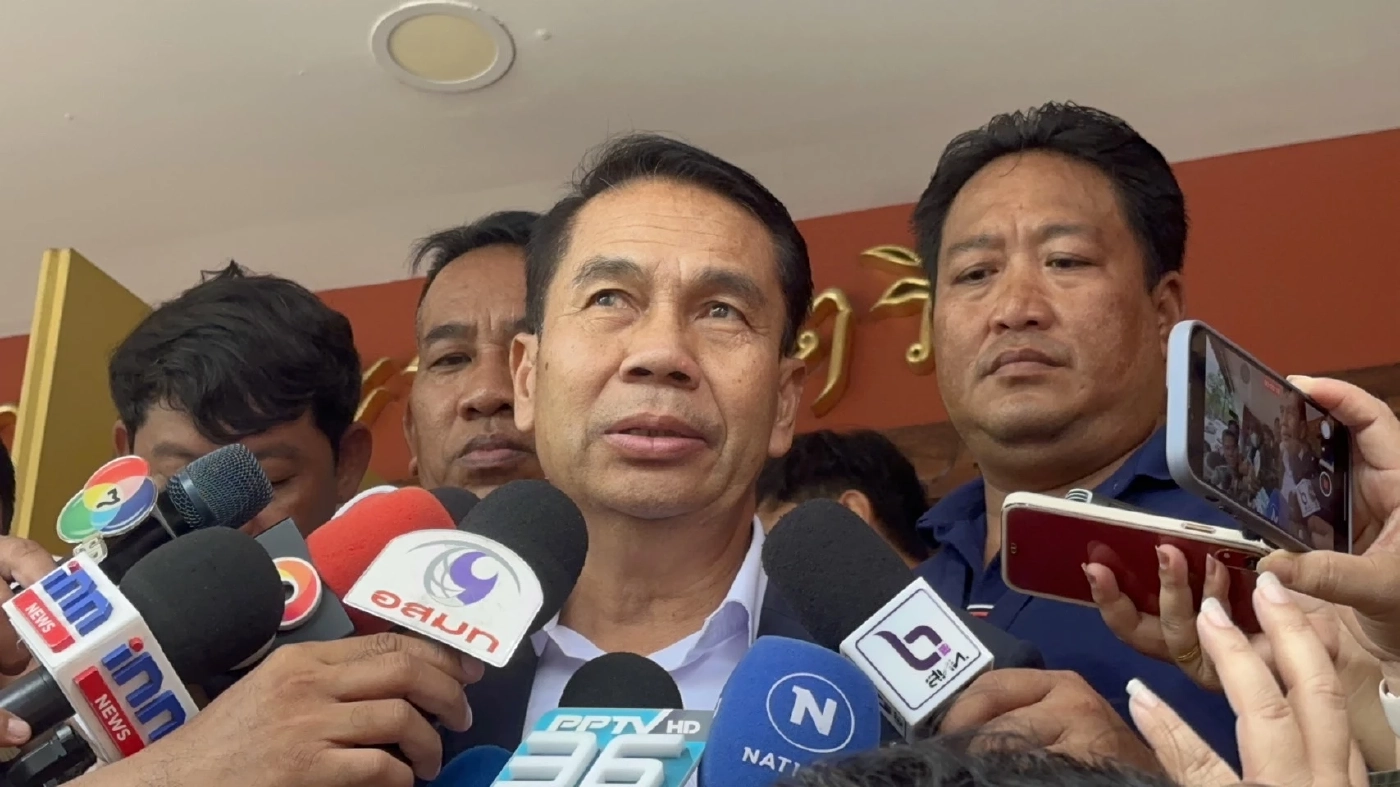 "สุทิน" ปัดตอบคุมกลาโหม ยันพร้อมทำงานให้เกียรติกองทัพ