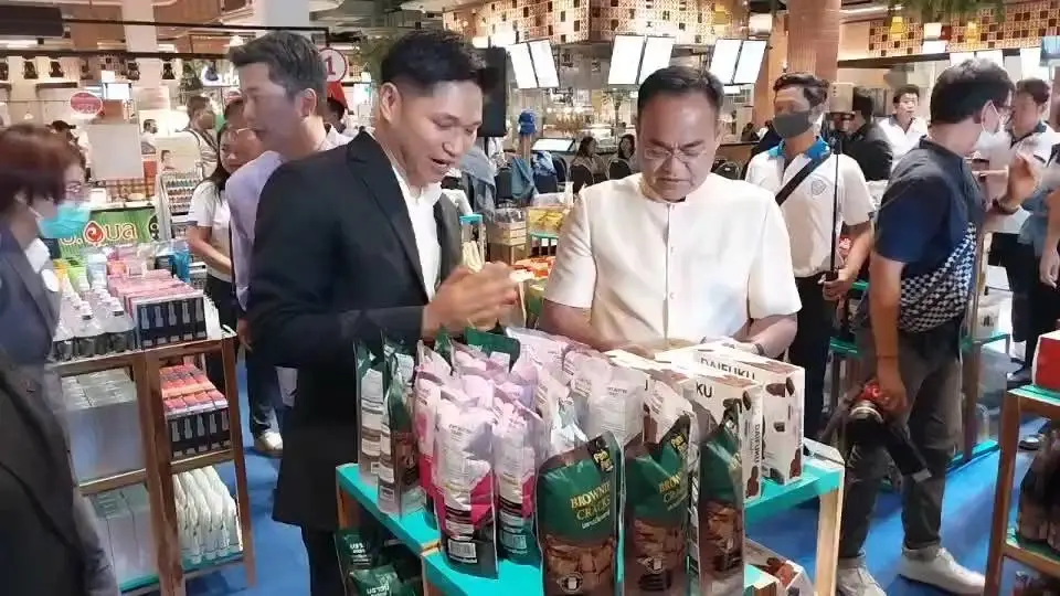 เปิดงาน โรบินสันไลฟ์สไตล์ Local & Co. "Thai for Thai" Shop ผลักดันสินค้า SME ท้องถิ่น