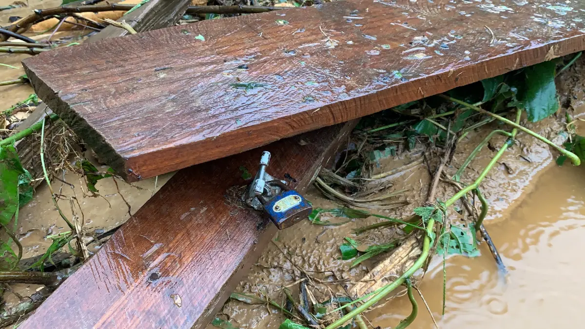 ฝนถล่มหนัก “สบเมย”อ่วม 17 หมู่บ้าน น้ำป่าซัด-โคลนถล่ม ถูกตัดขาดโลกภายนอก