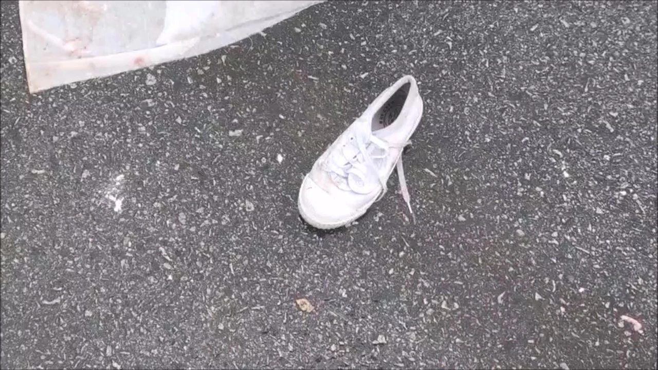 ยายใจสลาย สองหลานสาว ขี่จยย.ไปเรียน หลบจักรยานย้อนศรล้ม ถูก 18 ล้อทับดับ