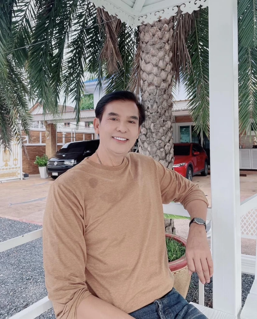 เปิดประวัติ "เด็จพี่-พร้อมพงศ์" ในวันที่คัมแบ็ก