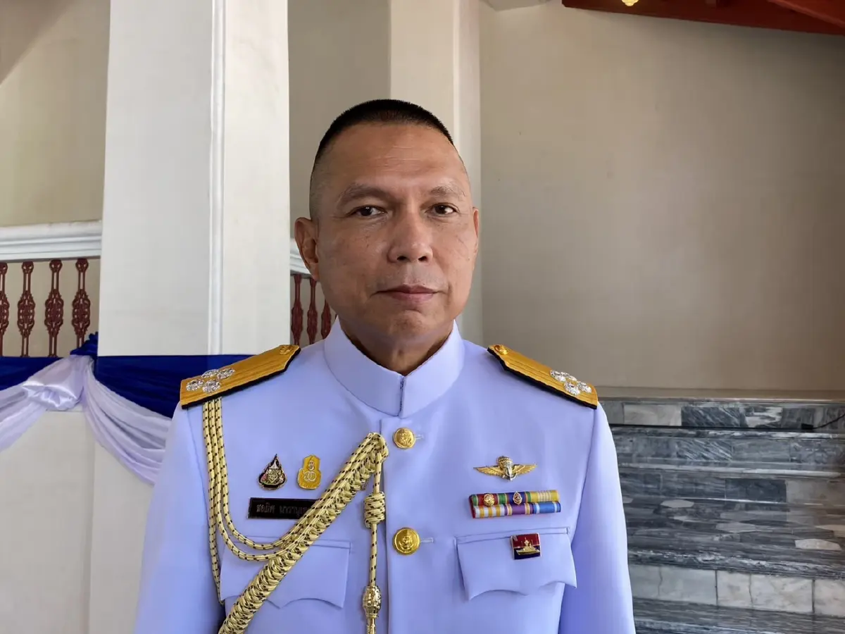 พล.ร.อ.ชลธิศ นาวานุเคราะห์
