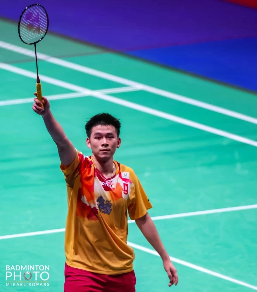 รู้จัก "วิว" กุลวุฒิ วิทิตศานต์ ดีกรีแชมป์แบดมินตันมือ 3 ของโลก คนล่าสุด