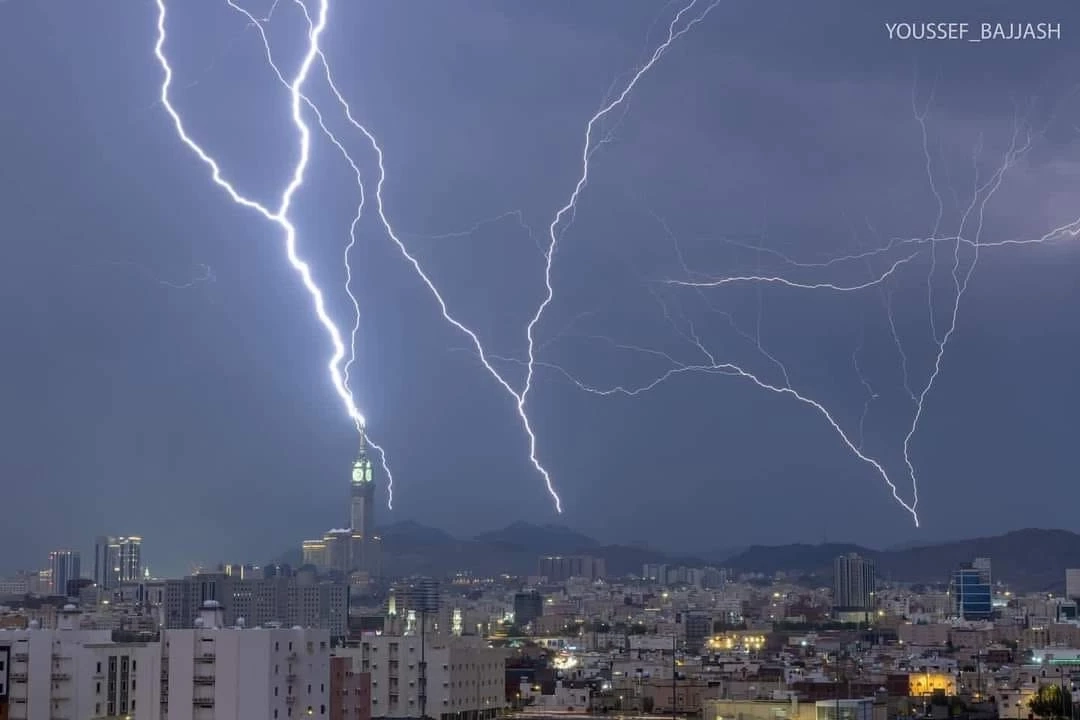 เมืองศักดิ์สิทธิ์แปรปรวน พายุเข้าเมกกะ หลังเผชิญคลื่นความร้อน 50 องศา